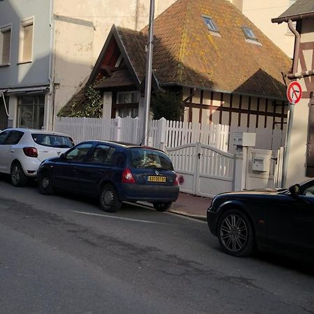 Charmante Maison Coeur De Ville La Gare Des Vacances Довил Екстериор снимка
